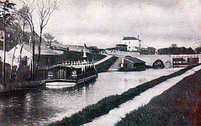 pniche-temple "La Bonne Nouvelle" sur la Marne en 1933